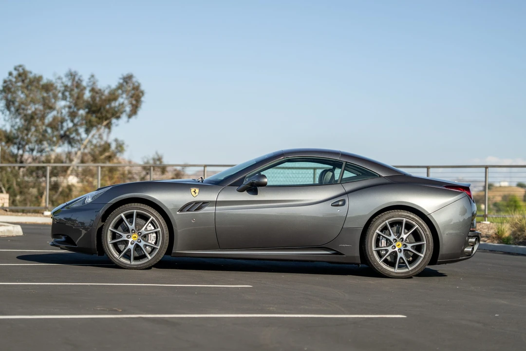 2011 Ferrari California - Image 15 of 31
