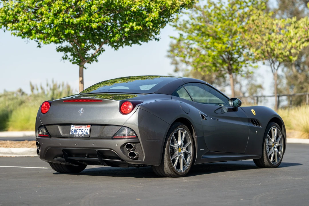 2011 Ferrari California - Image 12 of 31