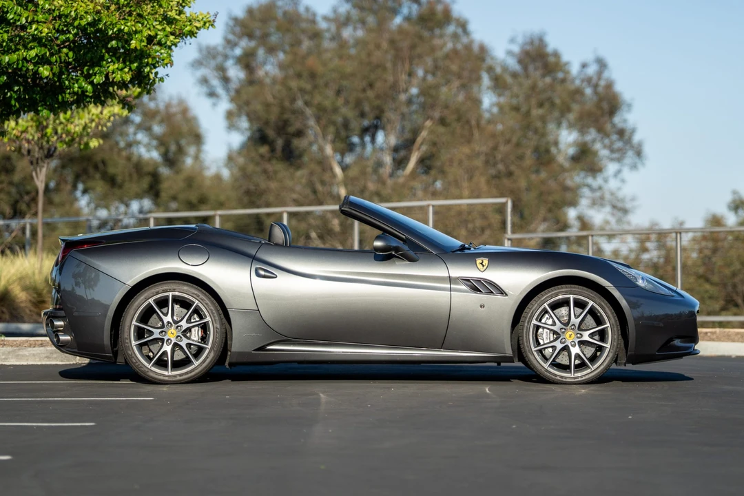 2011 Ferrari California - Image 3 of 31