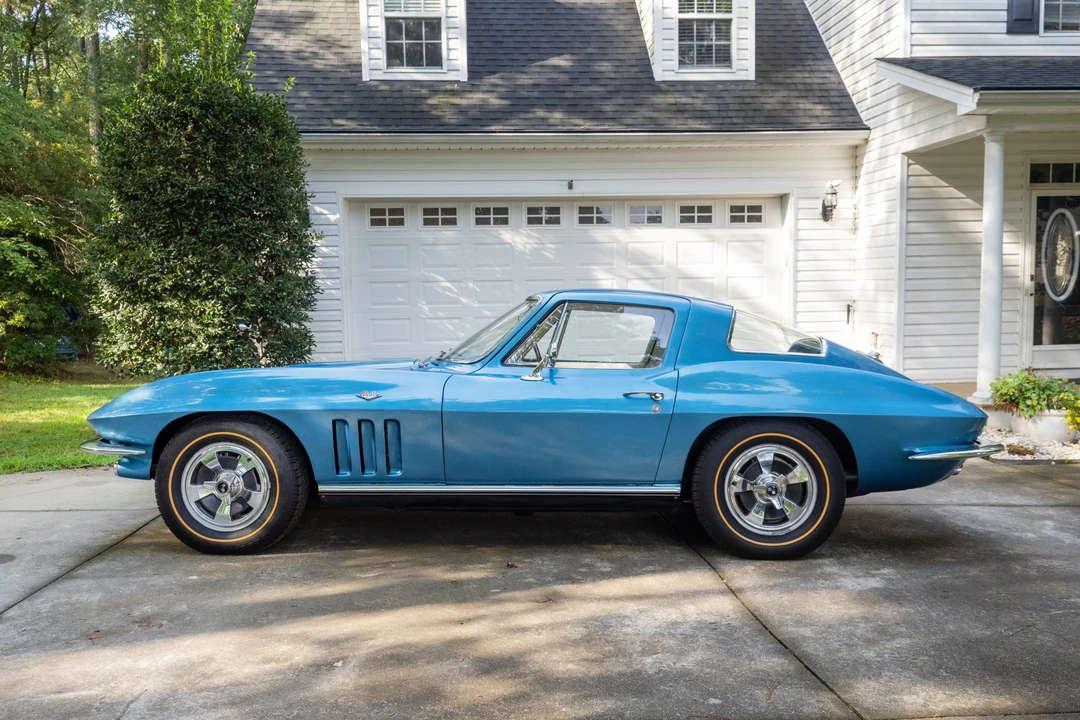 1966 Chevrolet Corvette C2 - Image 3 of 31