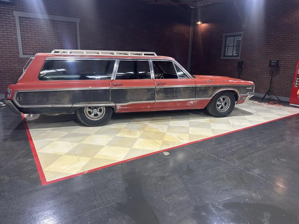 1968 Chrysler Town & Country - Image 9 of 31