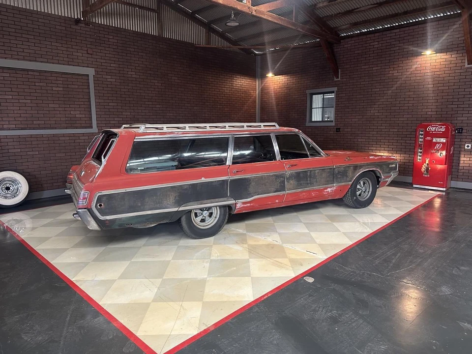 1968 Chrysler Town & Country - Image 10 of 31