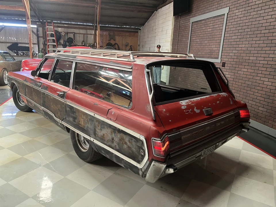 1968 Chrysler Town & Country - Image 8 of 31
