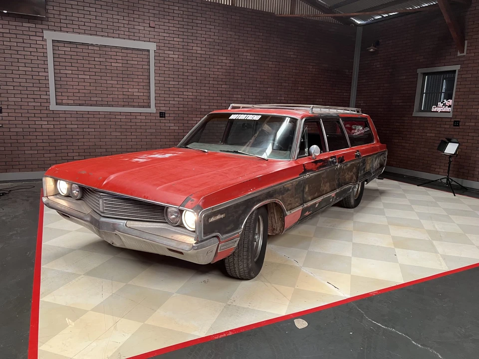 1968 Chrysler Town & Country - Image 6 of 31