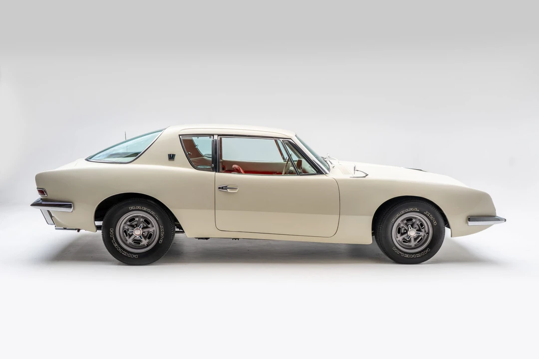 1963 Studebaker Avanti - Image 13 of 31