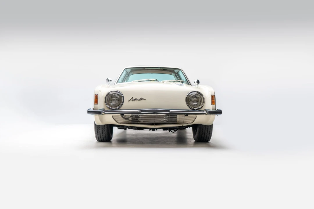 1963 Studebaker Avanti - Image 14 of 31