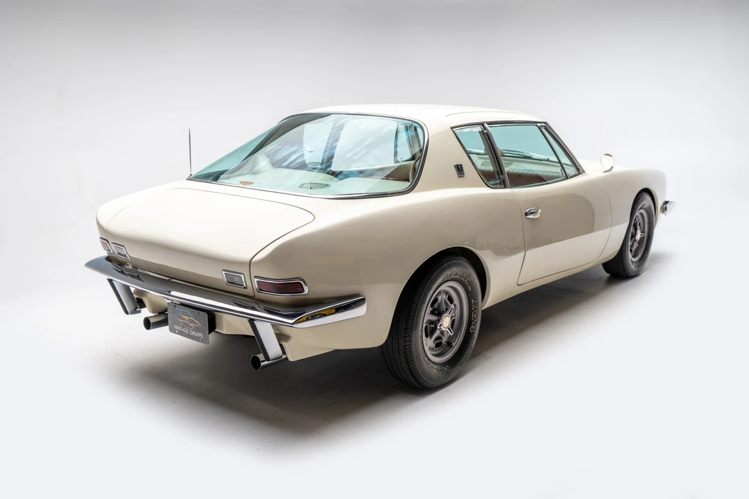 1963 Studebaker Avanti - Image 10 of 31