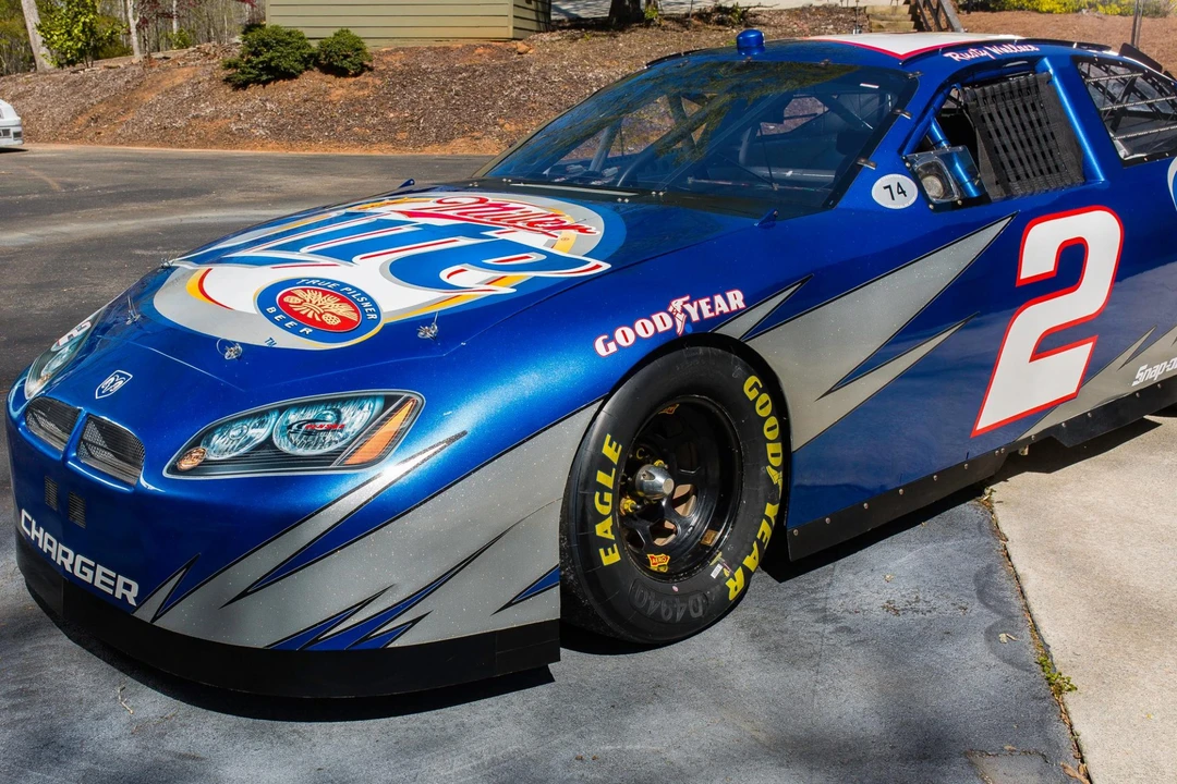 2005 Dodge Charger 6th Gen - Image 15 of 31