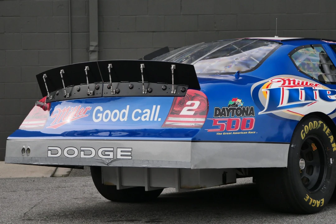 2005 Dodge Charger - Image 18 of 31