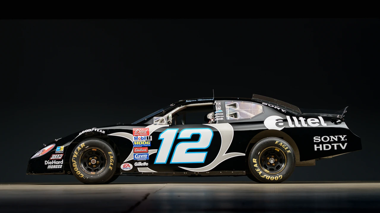 Dodge Charger 6th Gen - Image 5 of 31