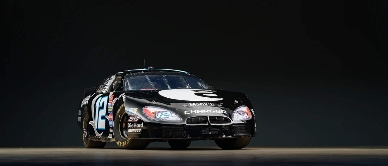 Dodge Charger 6th Gen - Image 20 of 31