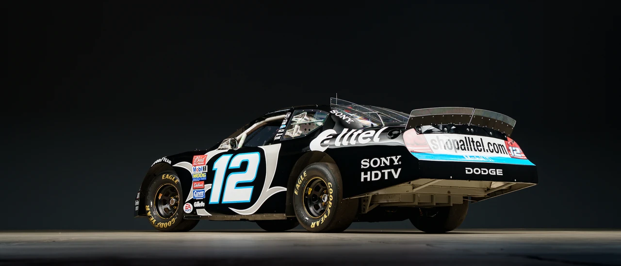 Dodge Charger 6th Gen - Image 8 of 31