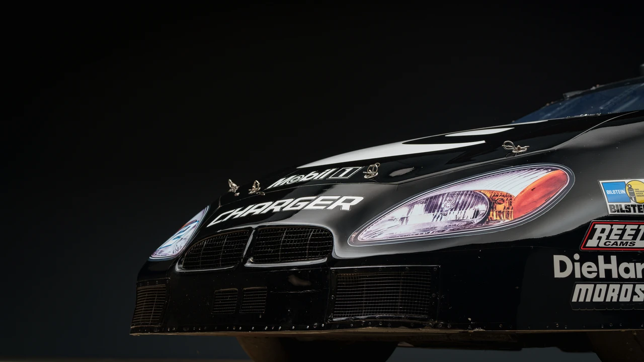 Dodge Charger 6th Gen - Image 27 of 31