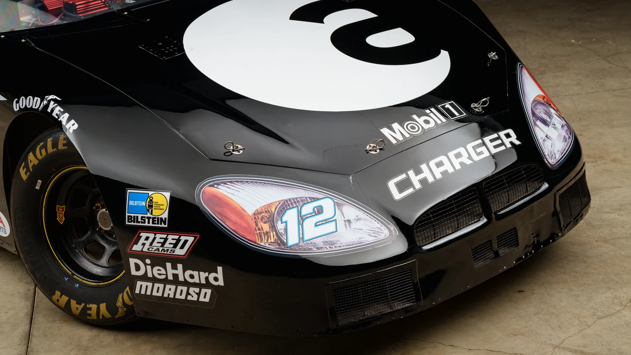 Dodge Charger 6th Gen - Image 30 of 31