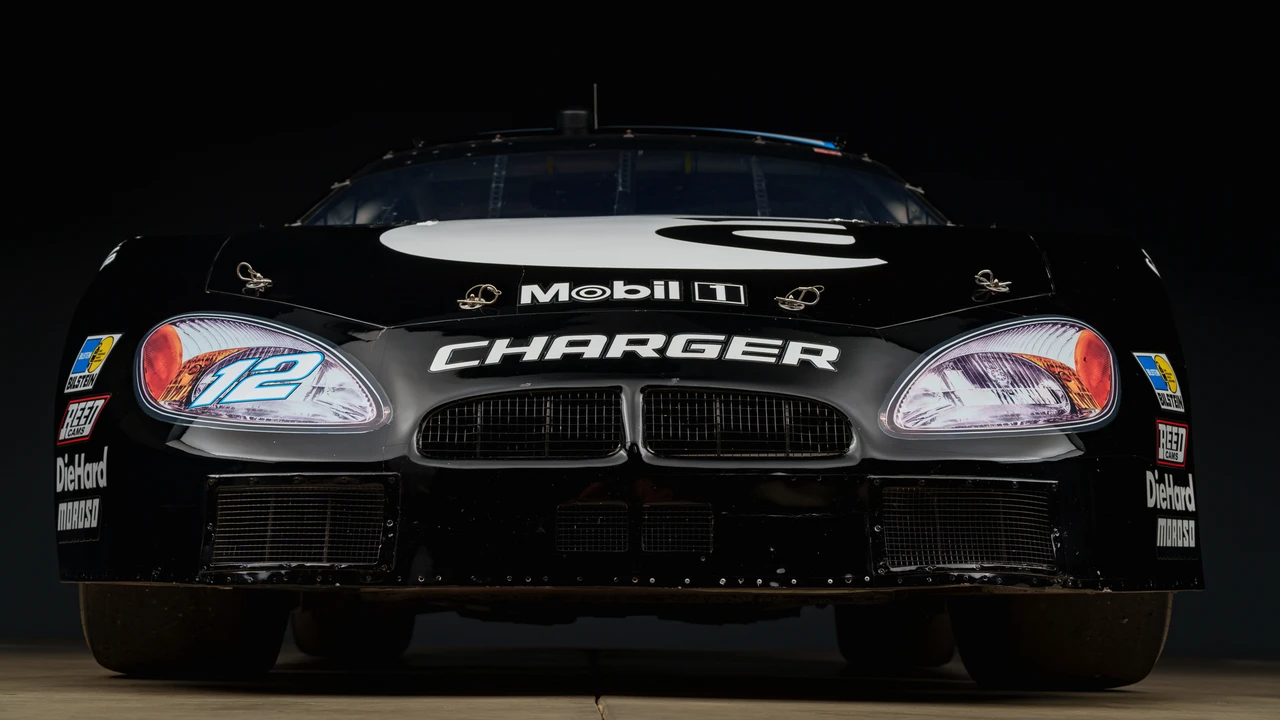 Dodge Charger 6th Gen - Image 31 of 31