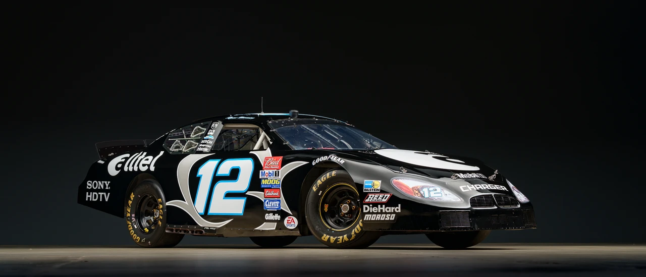 Dodge Charger 6th Gen - Image 19 of 31