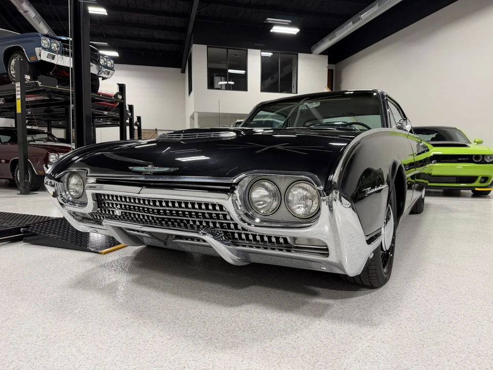 1962 Ford Thunderbird 3rd Gen - Image 2 of 31