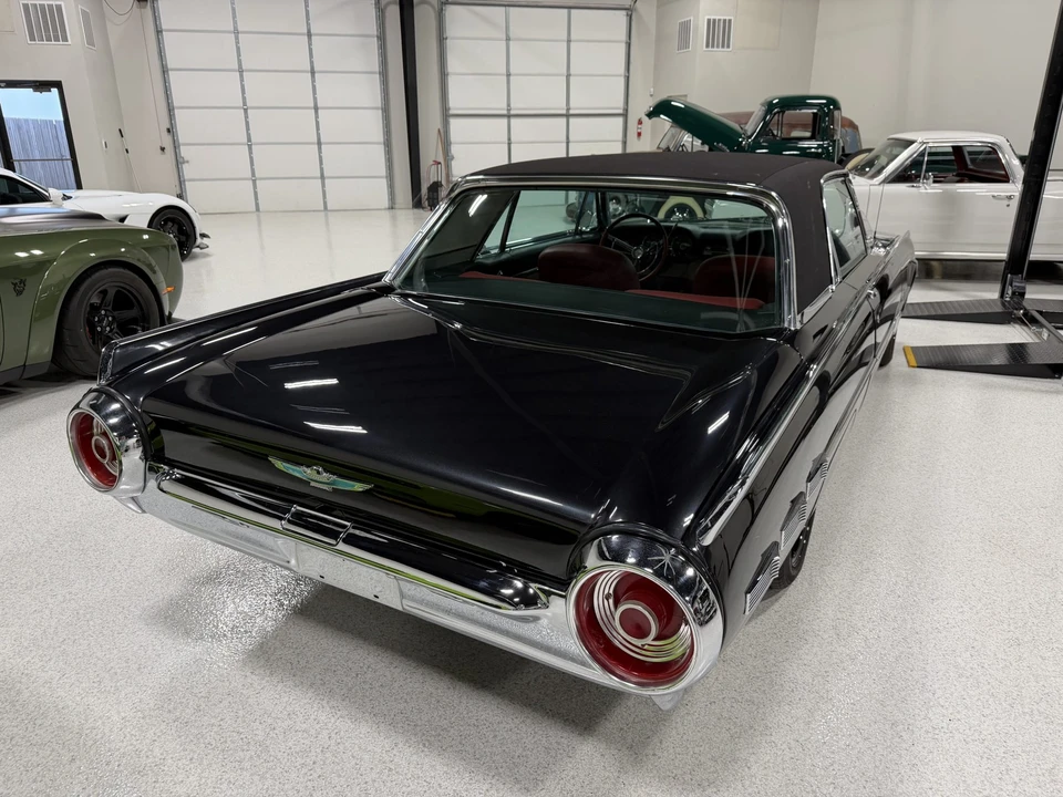 1962 Ford Thunderbird 3rd Gen - Image 18 of 31