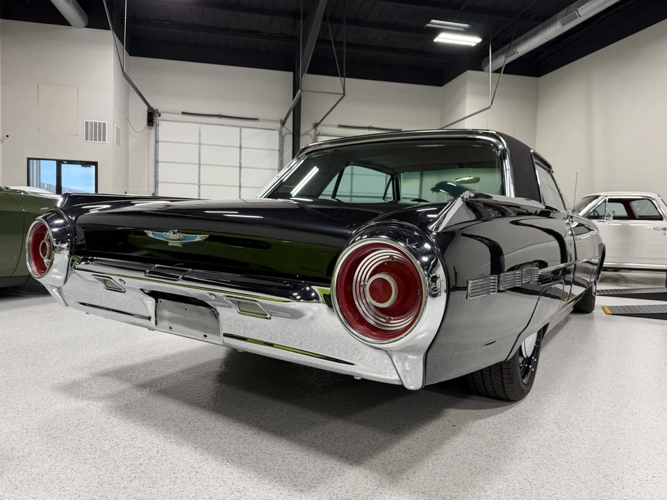 1962 Ford Thunderbird 3rd Gen - Image 19 of 31