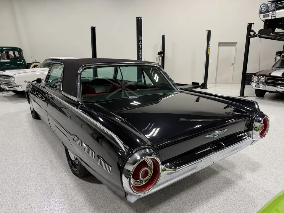 1962 Ford Thunderbird 3rd Gen - Image 14 of 31