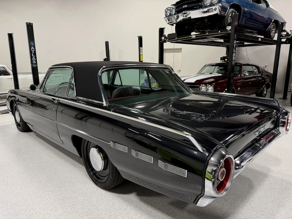1962 Ford Thunderbird 3rd Gen - Image 12 of 31