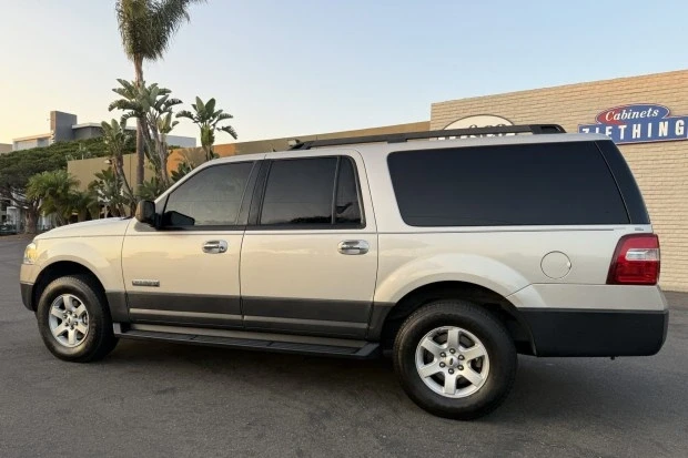 2007 Ford Expedition 3rd Gen - Image 3 of 8
