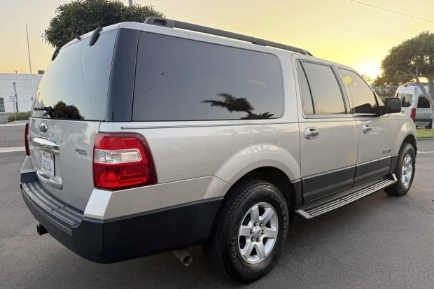 2007 Ford Expedition 3rd Gen - Image 2 of 8