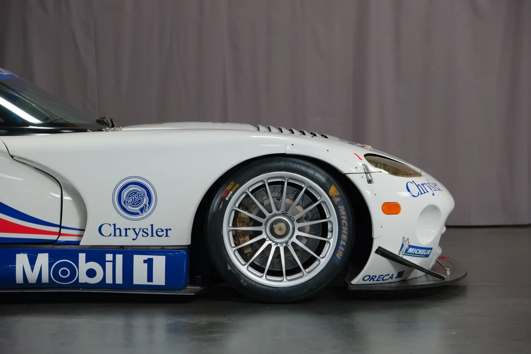1999 Dodge Viper GTS 2nd Gen - Image 28 of 31
