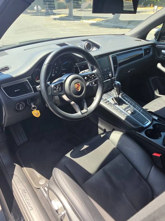 2018 Porsche Macan - Image 13 of 22
