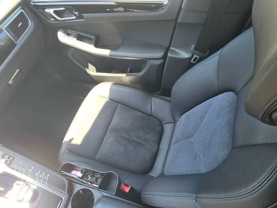 2018 Porsche Macan - Image 18 of 22