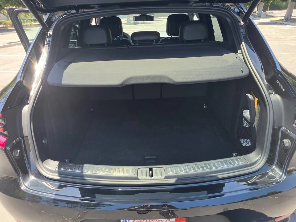 2018 Porsche Macan - Image 15 of 22
