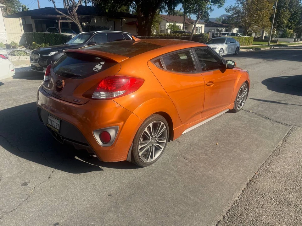 2016 Hyundai Veloster - Image 5 of 8