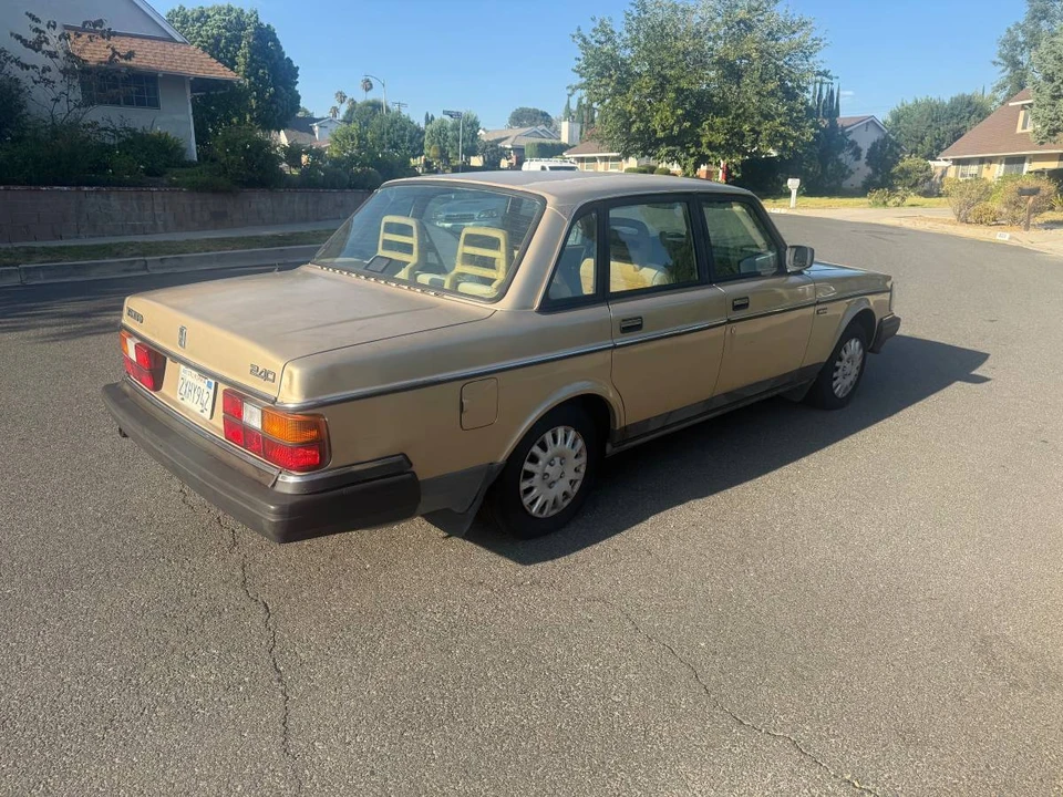 1991 Volvo 244 - Image 3 of 9