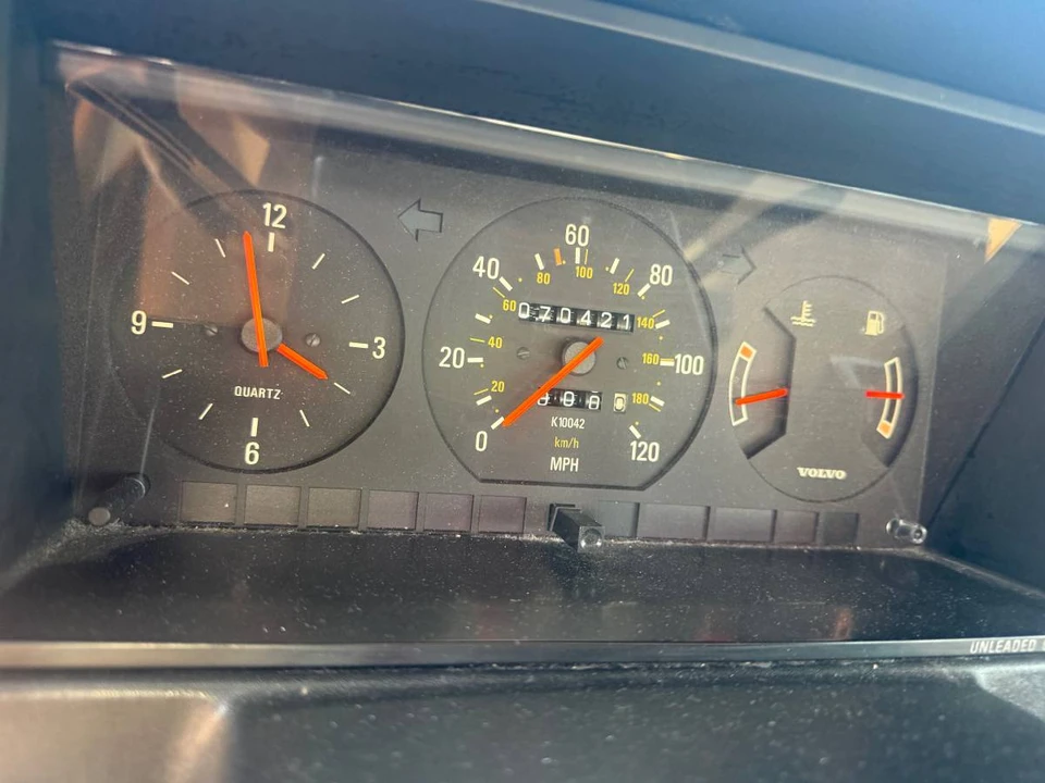 1991 Volvo 244 - Image 9 of 9