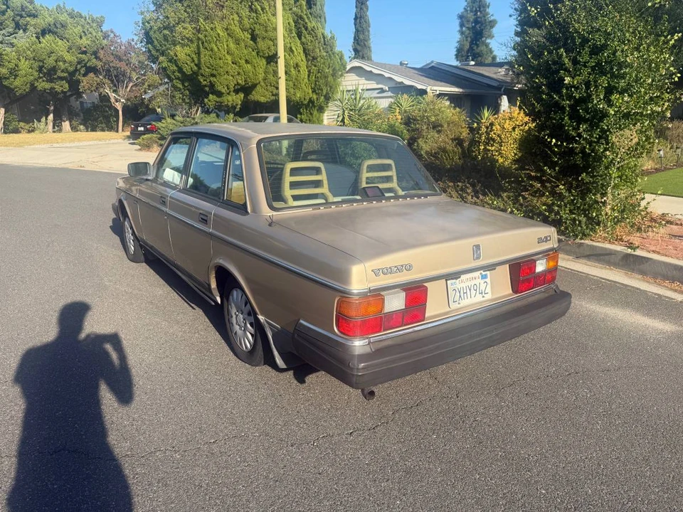1991 Volvo 244 - Image 5 of 9