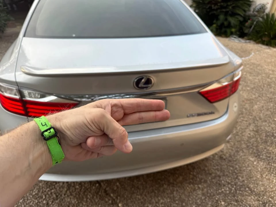 2013 Lexus ES 6th Gen - Image 4 of 10