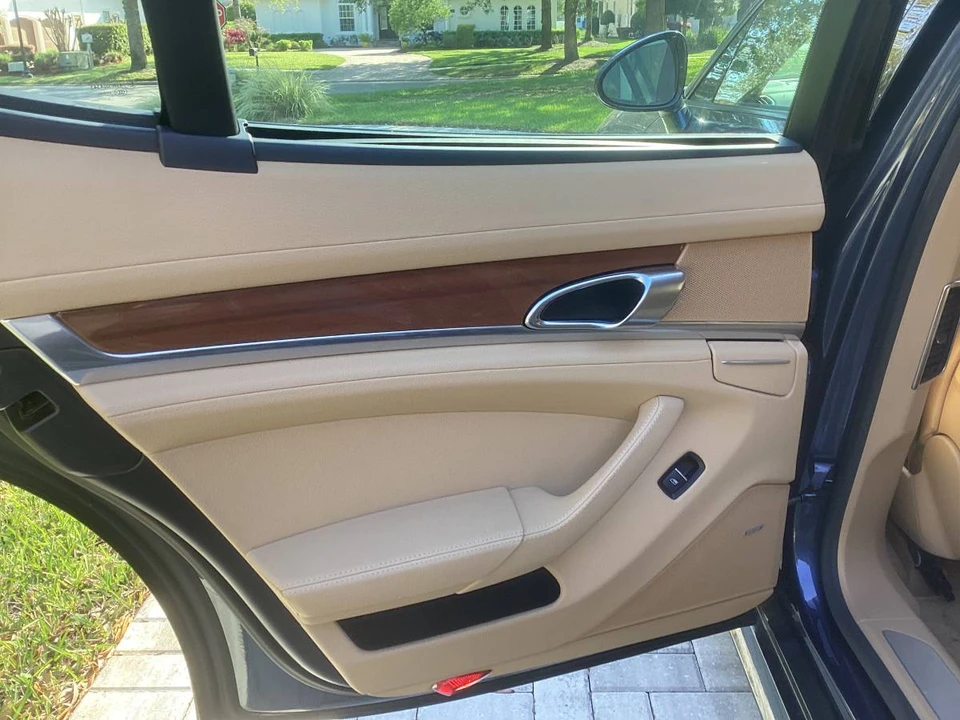 2014 Porsche Panamera - Image 11 of 18