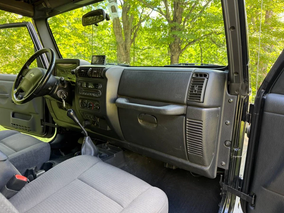 2006 Jeep TJ Wrangler - Image 10 of 14