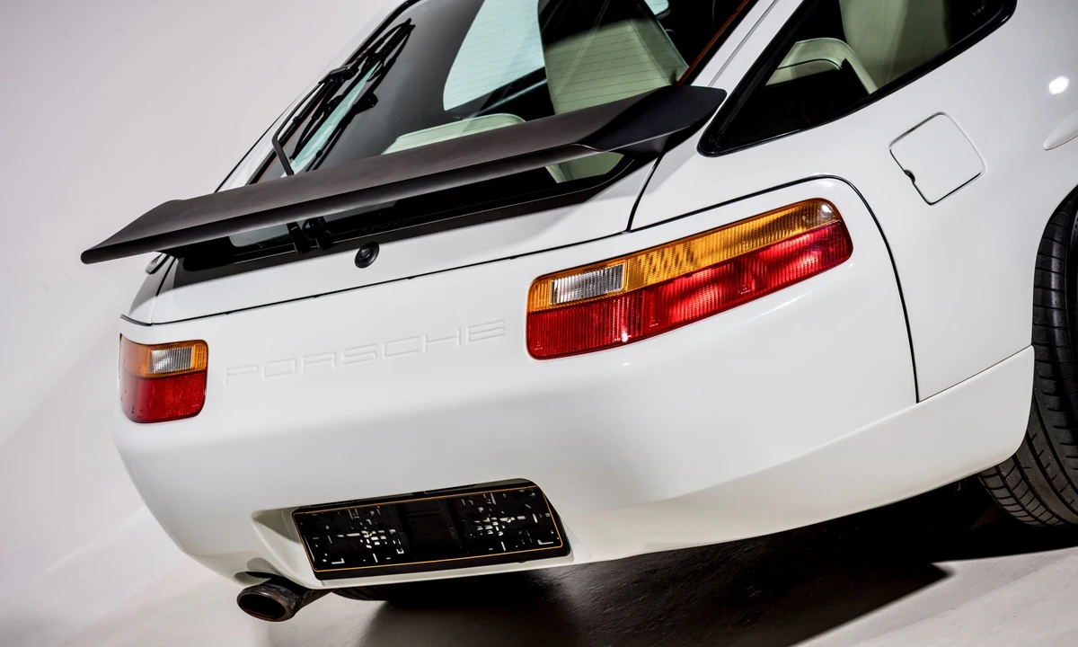 1989 Porsche 928 S4 - Image 22 of 31