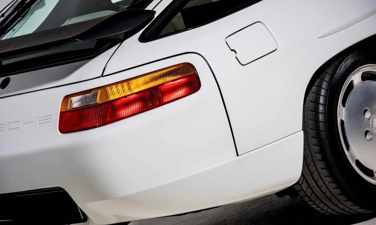 1989 Porsche 928 S4 - Image 25 of 31