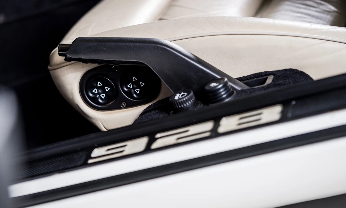 1989 Porsche 928 S4 - Image 9 of 31