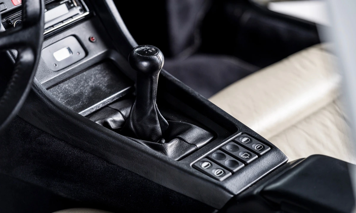 1989 Porsche 928 S4 - Image 8 of 31