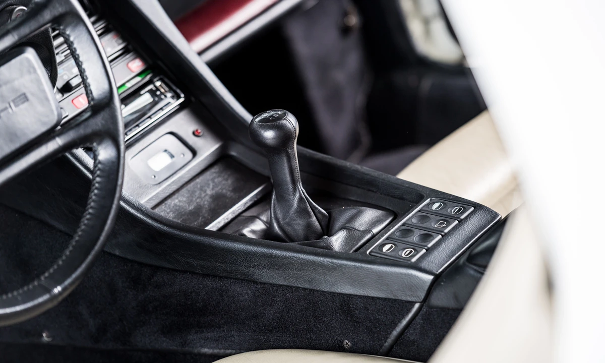 1989 Porsche 928 S4 - Image 12 of 31