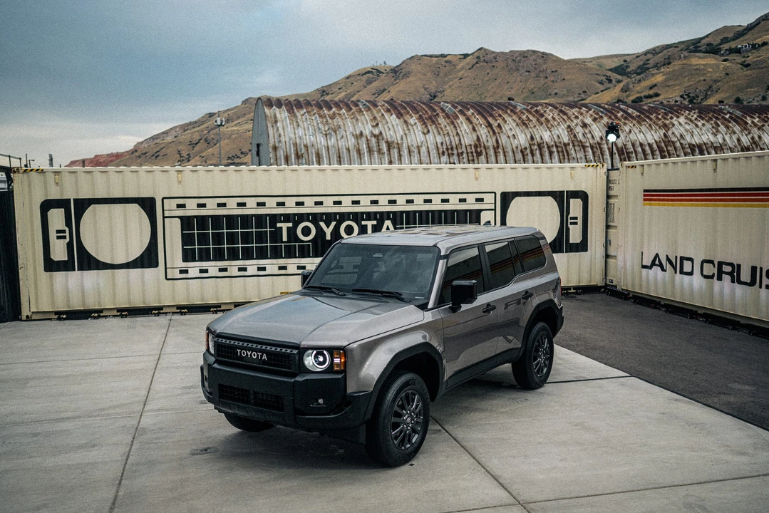 Toyota Land Cruiser - Image 6 of 20