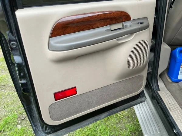 2002 Ford Excursion - Image 10 of 16