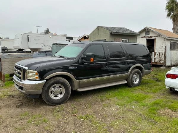 2002 Ford Excursion - Image 2 of 16