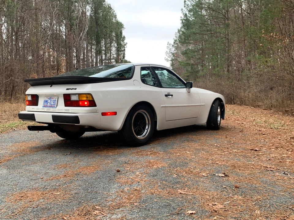 1984 Porsche 944 - Image 4 of 8