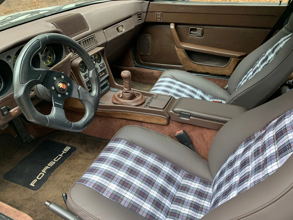 1984 Porsche 944 - Image 6 of 8