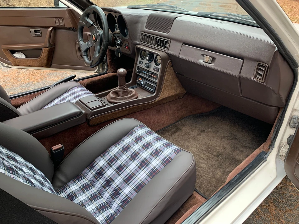 1984 Porsche 944 - Image 7 of 8