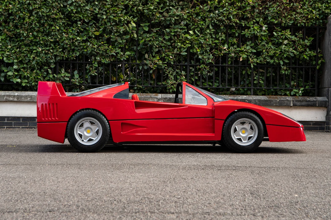 Ferrari Replica - Image 8 of 25